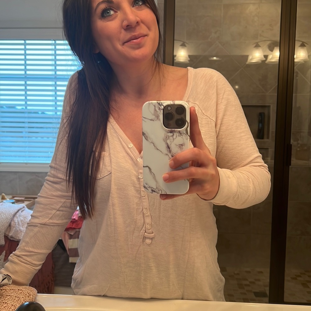Kirra Thin Long Sleeve V Neck - Size Extra Large